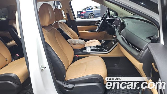 Kia Canival 2021 — photo 17