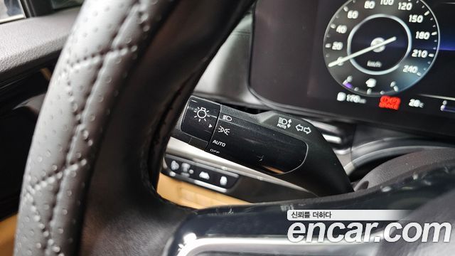 Kia Canival 2021 — photo 23