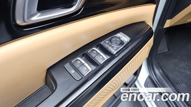 Kia Canival 2021 — photo 24