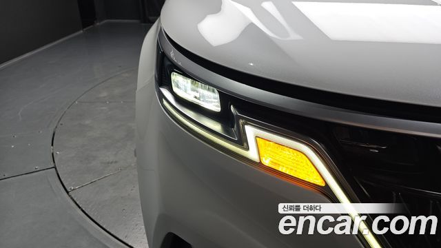 Kia Canival 2021 — photo 8