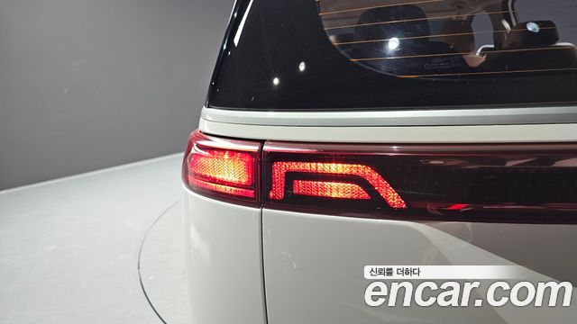 Kia Canival 2021 — photo 9