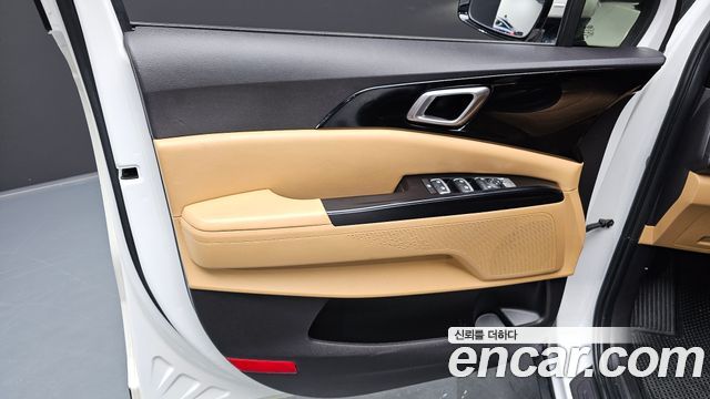 Kia Canival 2021 — photo 14