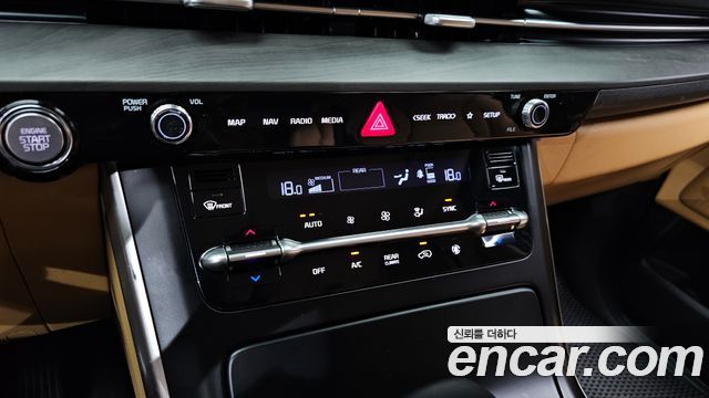 Kia Canival 2021 — photo 30