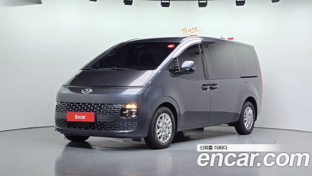 Hyundai Staria 2023 — photo 1
