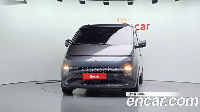 Hyundai Staria 2023 — photo 3