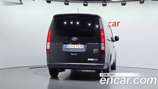 Hyundai Staria 2023 — photo 4