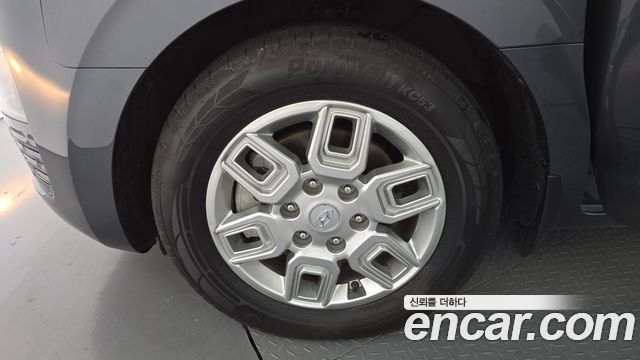 Hyundai Staria 2023 — photo 5