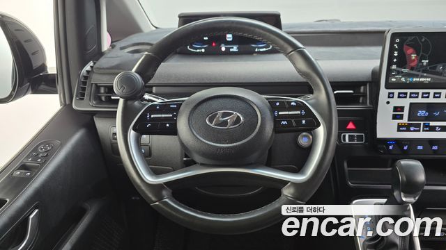 Hyundai Staria 2023 — photo 18