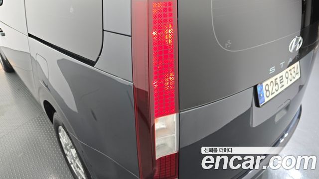 Hyundai Staria 2023 — photo 9