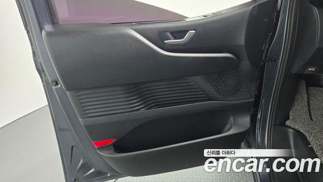 Hyundai Staria 2023 — photo 14