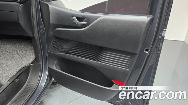 Hyundai Staria 2023 — photo 15