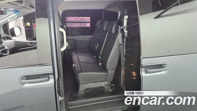 Hyundai Staria 2023 — photo 16