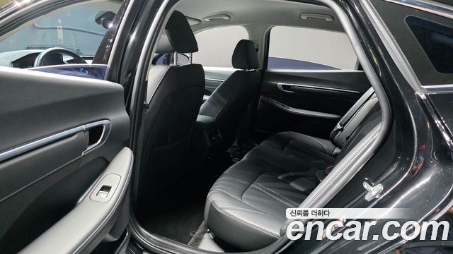 Hyundai Sonata 2022 — photo 18