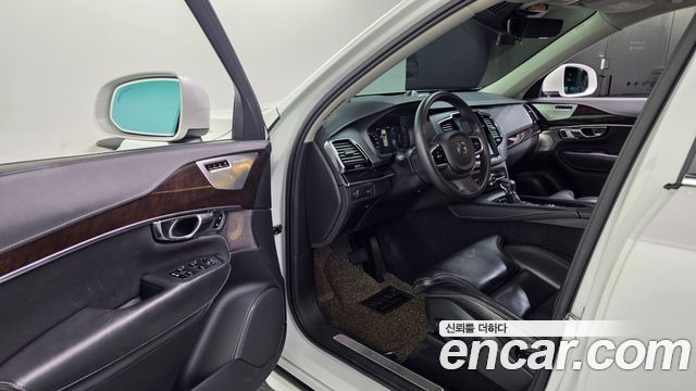 Volvo XC90 2017 — photo 13