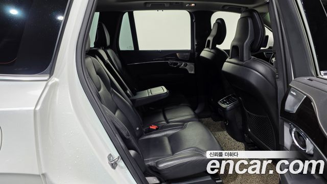 Volvo XC90 2017 — photo 18