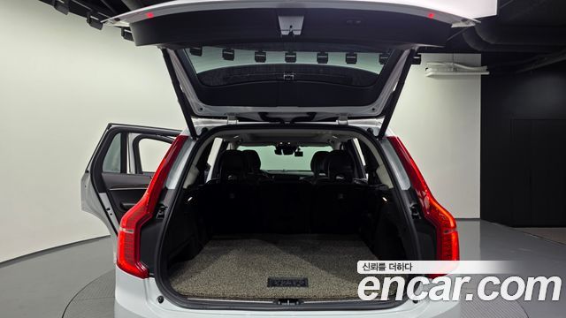 Volvo XC90 2017 — photo 26