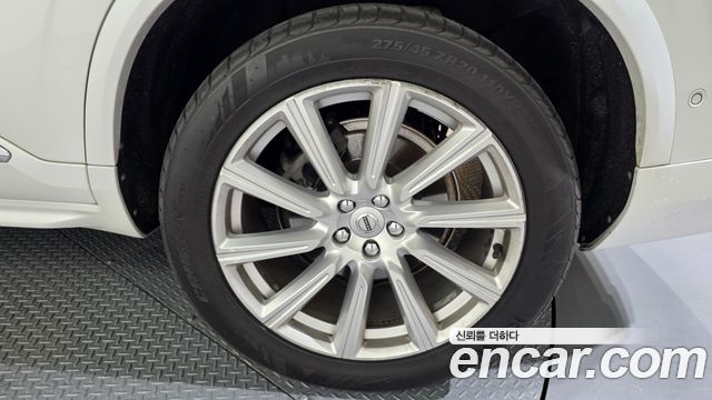 Volvo XC90 2017 — photo 7