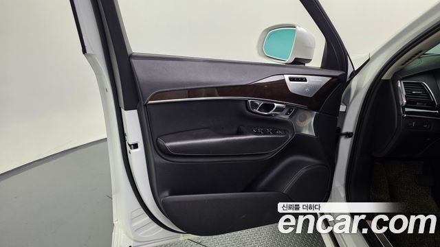 Volvo XC90 2017 — photo 14