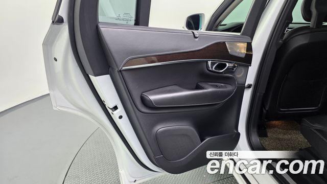Volvo XC90 2017 — photo 15