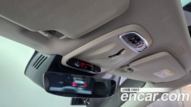 Volvo XC90 2017 — photo 29