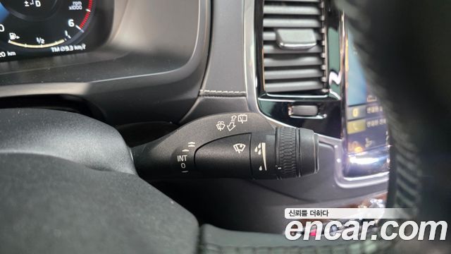 Volvo XC90 2017 — photo 37