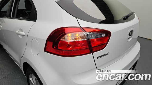 Kia pride 2014 — photo 9