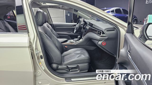 Toyota Camry 2019 — photo 11