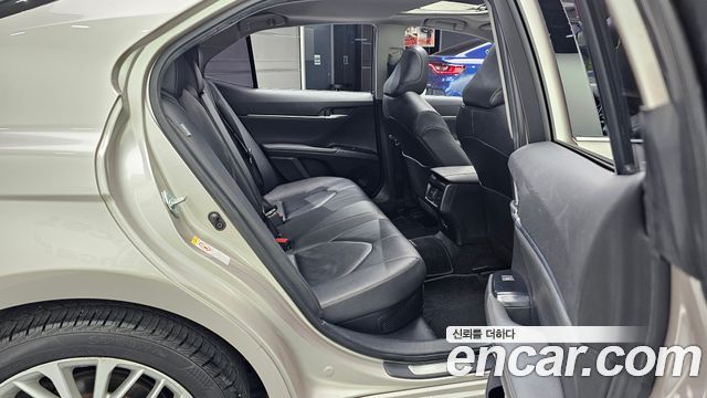 Toyota Camry 2019 — photo 12