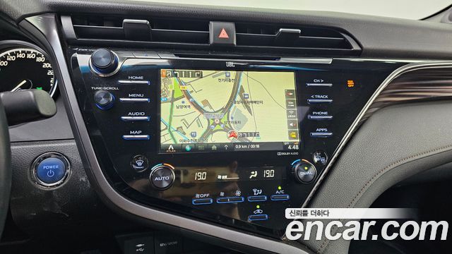 Toyota Camry 2019 — photo 14