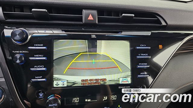 Toyota Camry 2019 — photo 15