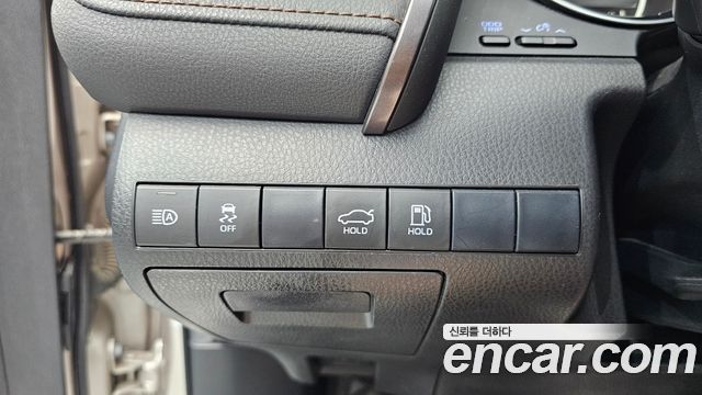 Toyota Camry 2019 — photo 16