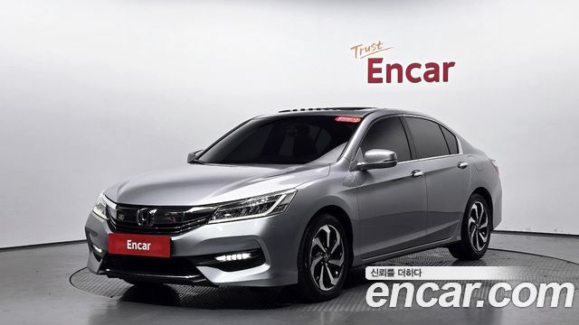Honda Accord 2017 — photo 31