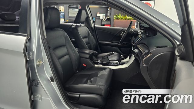 Honda Accord 2017 — photo 13