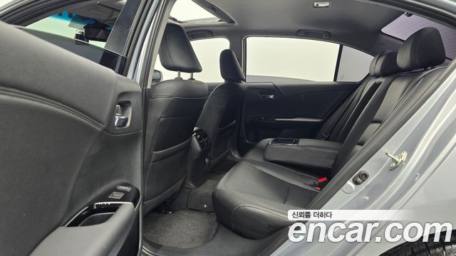 Honda Accord 2017 — photo 18