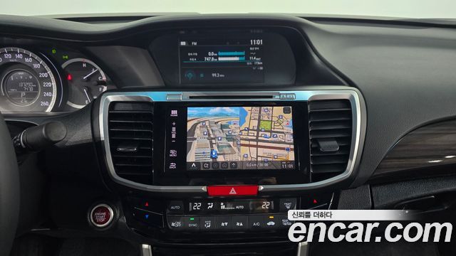 Honda Accord 2017 — photo 21