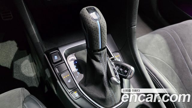 Hyundai Veloster 2021 — photo 9