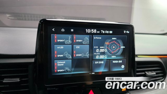 Hyundai Veloster 2021 — photo 16