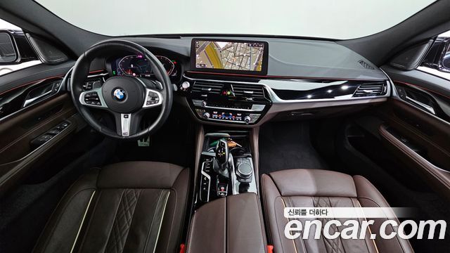 BMW Gran Turismo 2022 — photo 10