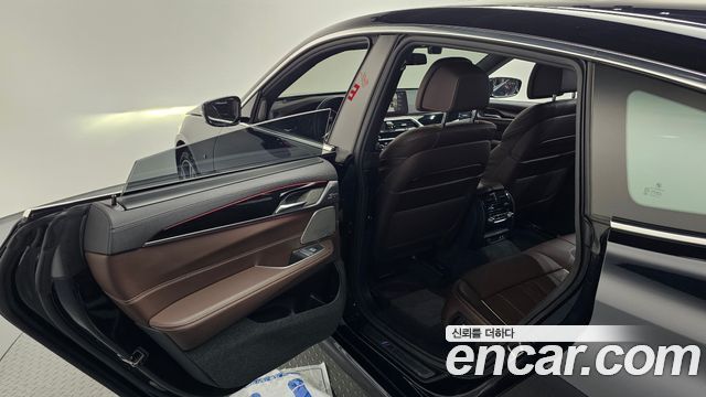 BMW Gran Turismo 2022 — photo 18