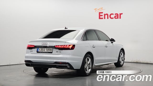Audi A4 2021 — photo 2