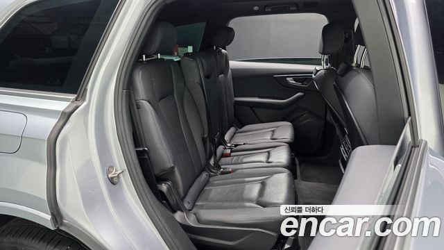 Audi Q7 2021 — photo 17