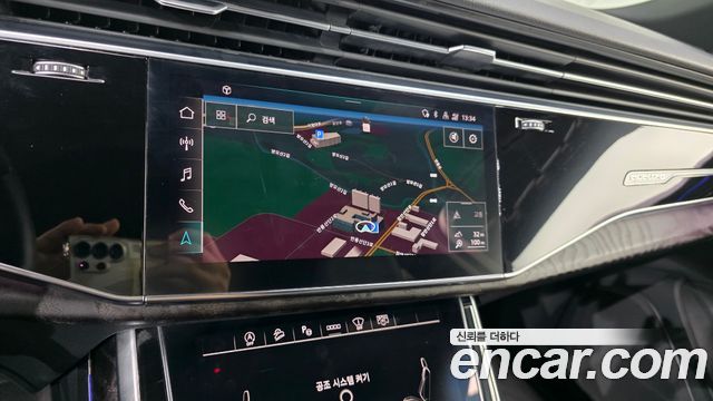 Audi Q7 2021 — photo 21