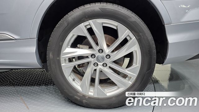 Audi Q7 2021 — photo 7