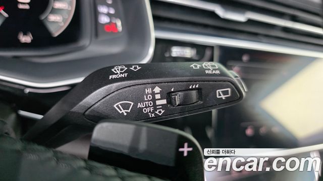Audi Q7 2021 — photo 29