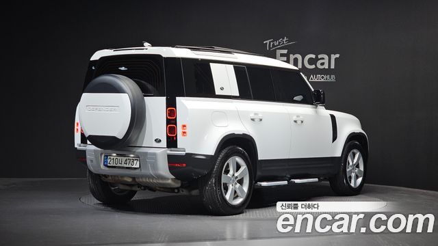 Land Rover Defender 2023 — photo 2
