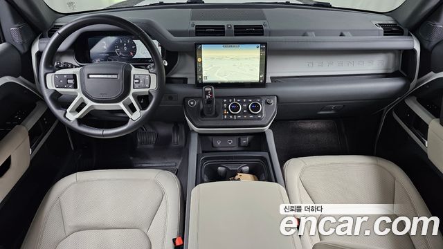 Land Rover Defender 2023 — photo 10