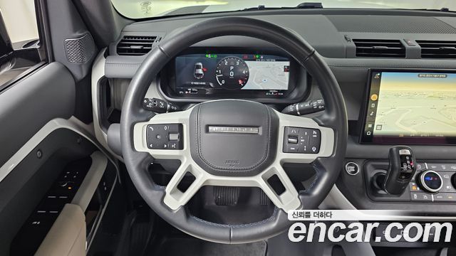 Land Rover Defender 2023 — photo 21