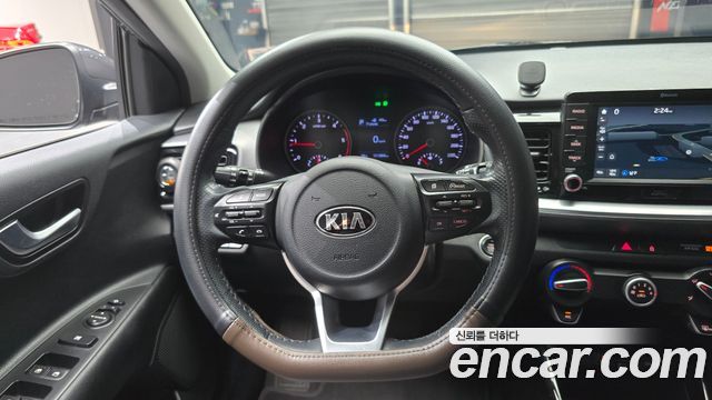 Kia Stonic 2018 — photo 19