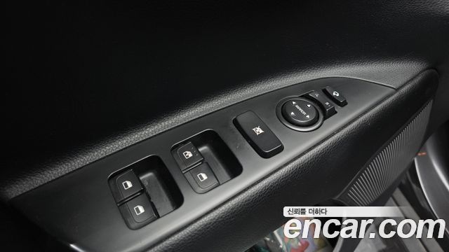 Kia Stonic 2018 — photo 27