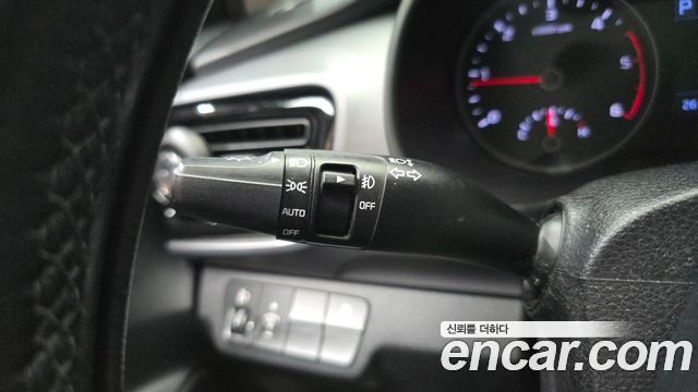Kia Stonic 2018 — photo 28
